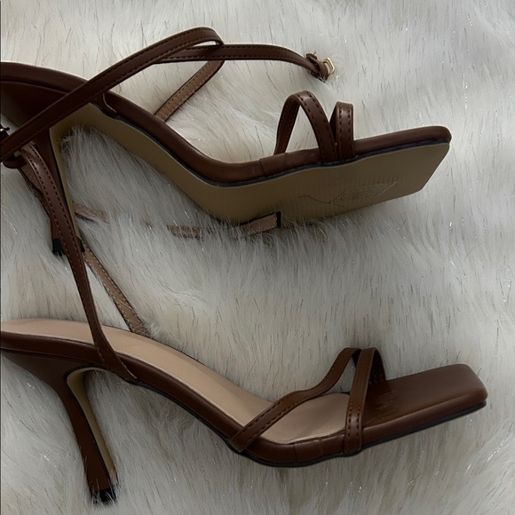 Elegant Brown Strappy Heels - Picture 2 of 2
